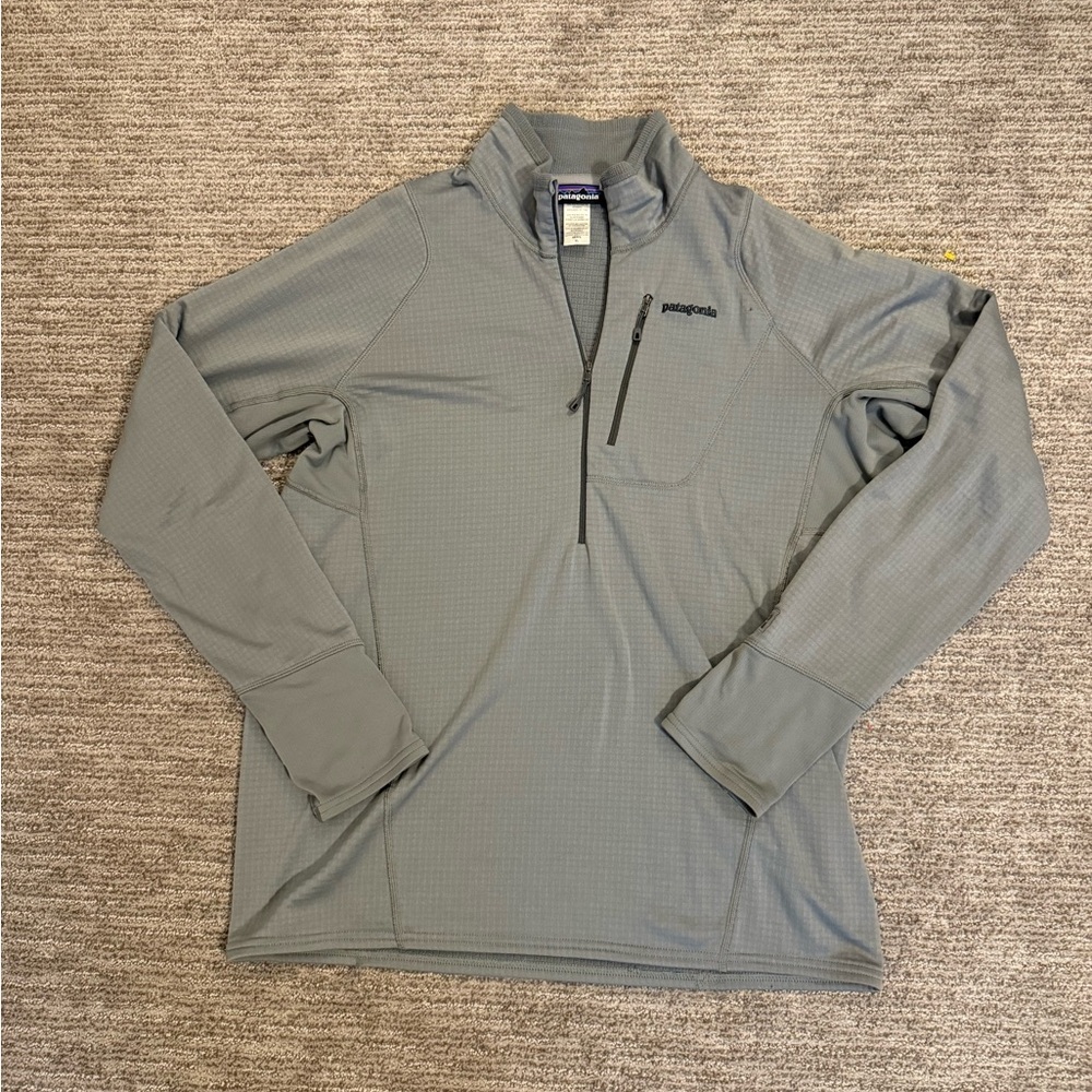 Men’s XL grey Patagonia zip up fleece sweater
